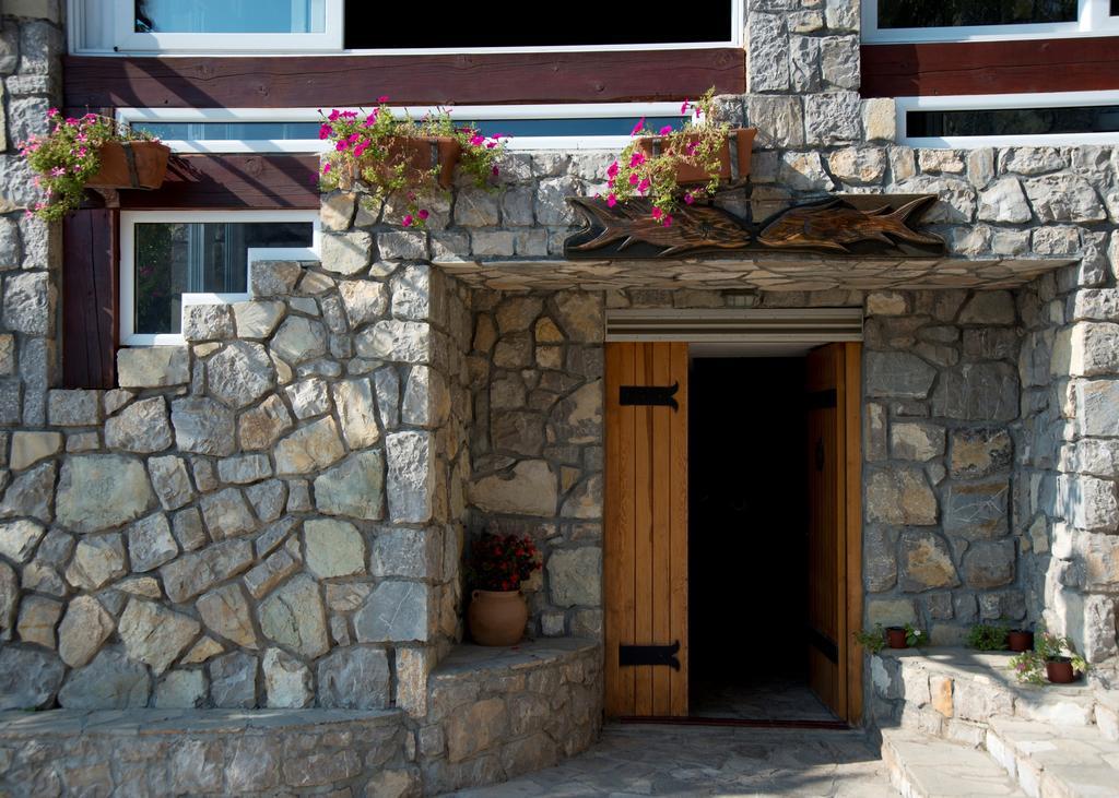 Hotel R Utjeha Luaran gambar