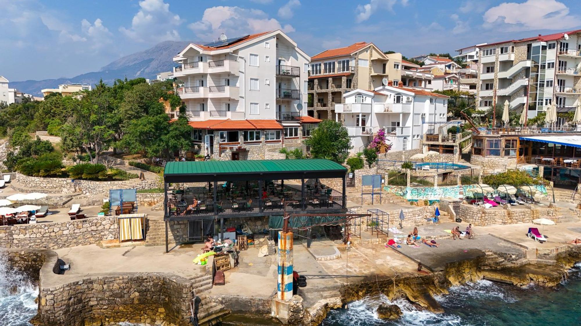 Hotel R Utjeha Luaran gambar