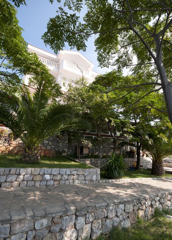 Hotel R Utjeha Luaran gambar