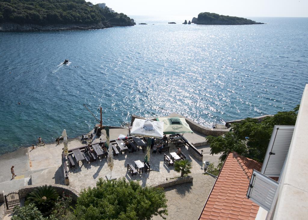 Hotel R Utjeha Luaran gambar